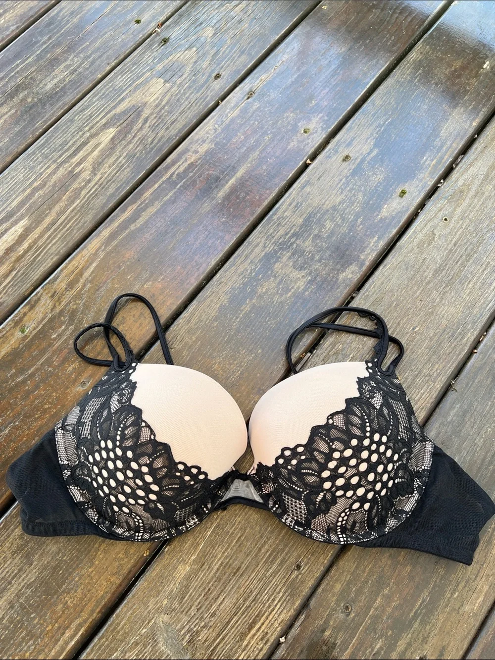 Victoria’s Secret Underwire Bras 38D - Picture 12 of 13